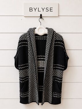 BYLYSE – Black & White Knit Hooded Vest P/S